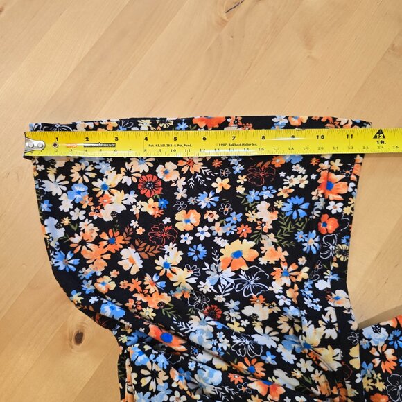 No Boundaries Floral Print on Black Stretch Flared Leggings Sz Large 11-13 - Picture 4 of 7